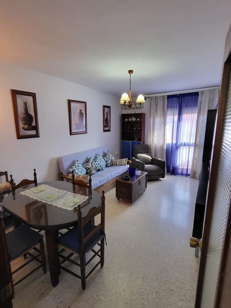 2 bedroom Flat for rent in Sanlucar de Barrameda - € 640 (Ref: 9940034)