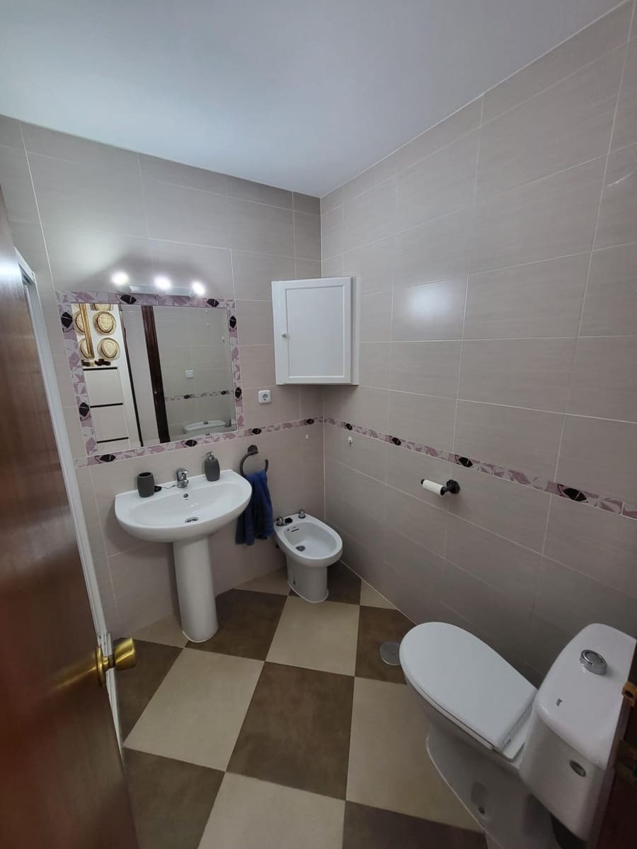 2 bedroom Flat for rent in Sanlucar de Barrameda - € 640 (Ref: 9940034)