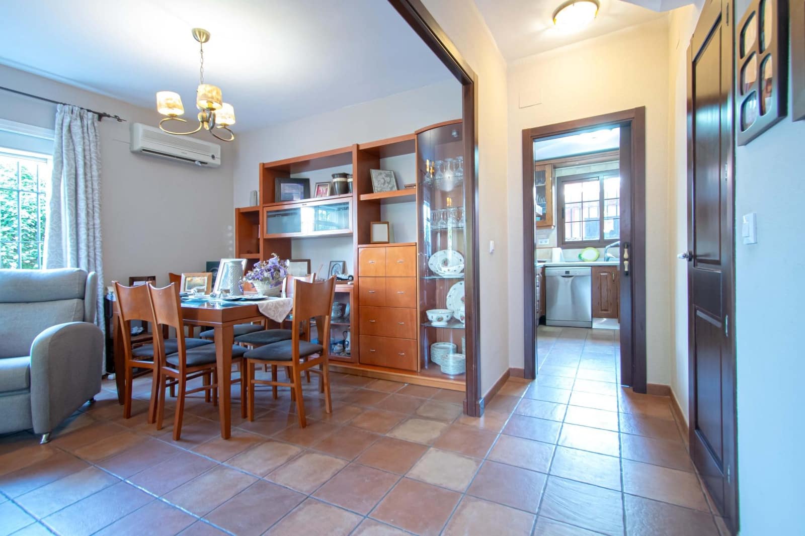 3 bedroom Terraced Villa for sale in Mairena del Aljarafe - € 335,000 (Ref: 9942586)