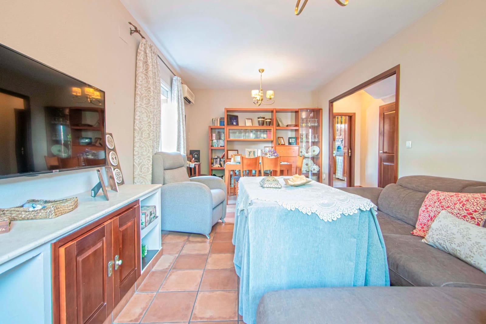 3 bedroom Terraced Villa for sale in Mairena del Aljarafe - € 335,000 (Ref: 9942586)