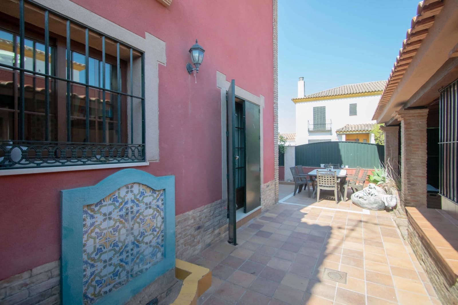 3 bedroom Terraced Villa for sale in Mairena del Aljarafe - € 335,000 (Ref: 9942586)