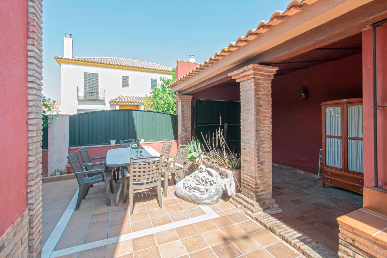 3 bedroom Terraced Villa for sale in Mairena del Aljarafe - € 335,000 (Ref: 9942586)