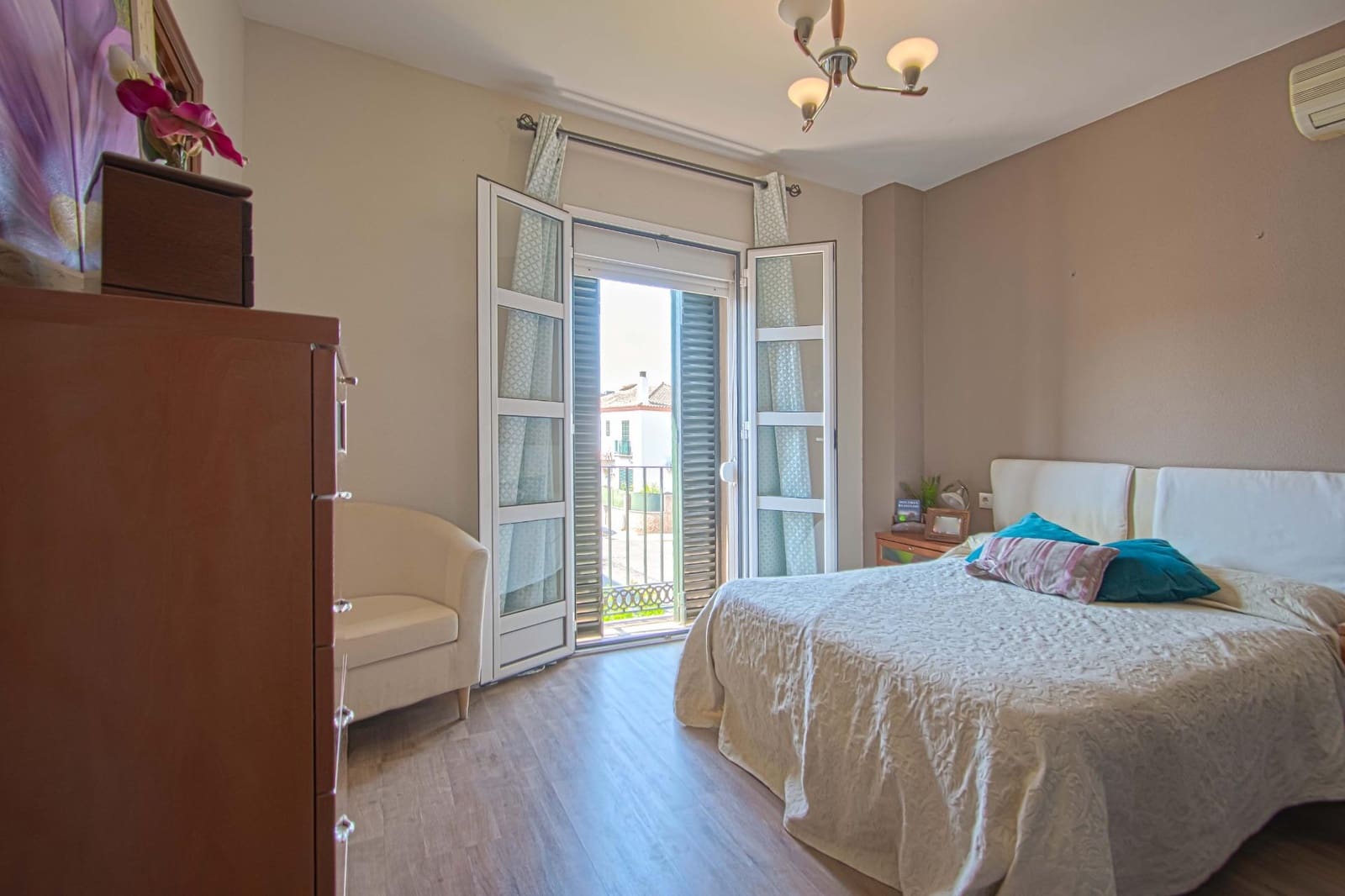 3 bedroom Terraced Villa for sale in Mairena del Aljarafe - € 335,000 (Ref: 9942586)