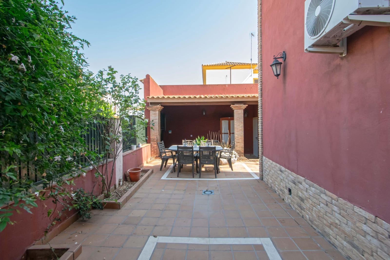 3 bedroom Terraced Villa for sale in Mairena del Aljarafe - € 335,000 (Ref: 9942586)