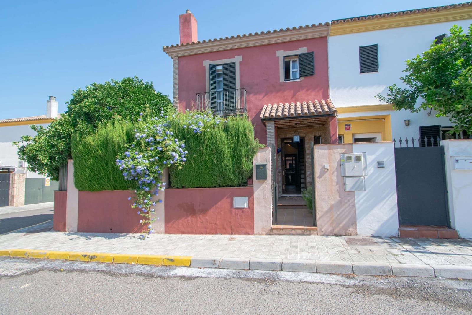 3 bedroom Terraced Villa for sale in Mairena del Aljarafe - € 335,000 (Ref: 9942586)