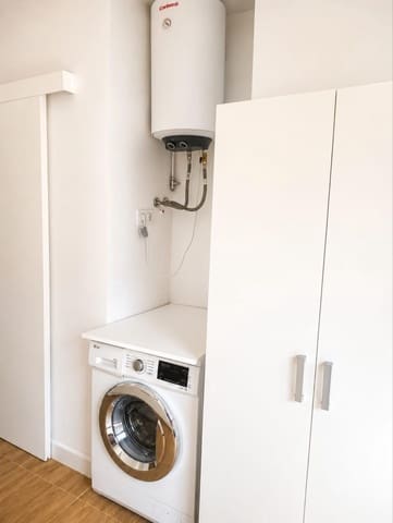 1 sovrum Lägenhet att hyra i Rochelambert, Sevilla stad - 850 € (Ref: 9945777)
