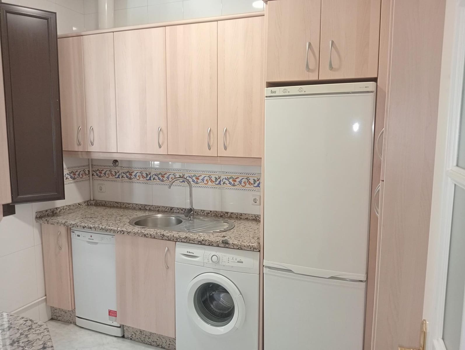 Appartement de 2 chambres à louer à Seville ville avec garage - 1 200 € (Ref: 9945778)