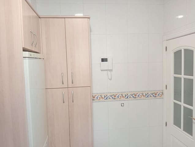 2 sypialnia Mieszkanie do wynajęcia w Miasto Sewilla z garażem - 1 200 € (Ref: 9945778)