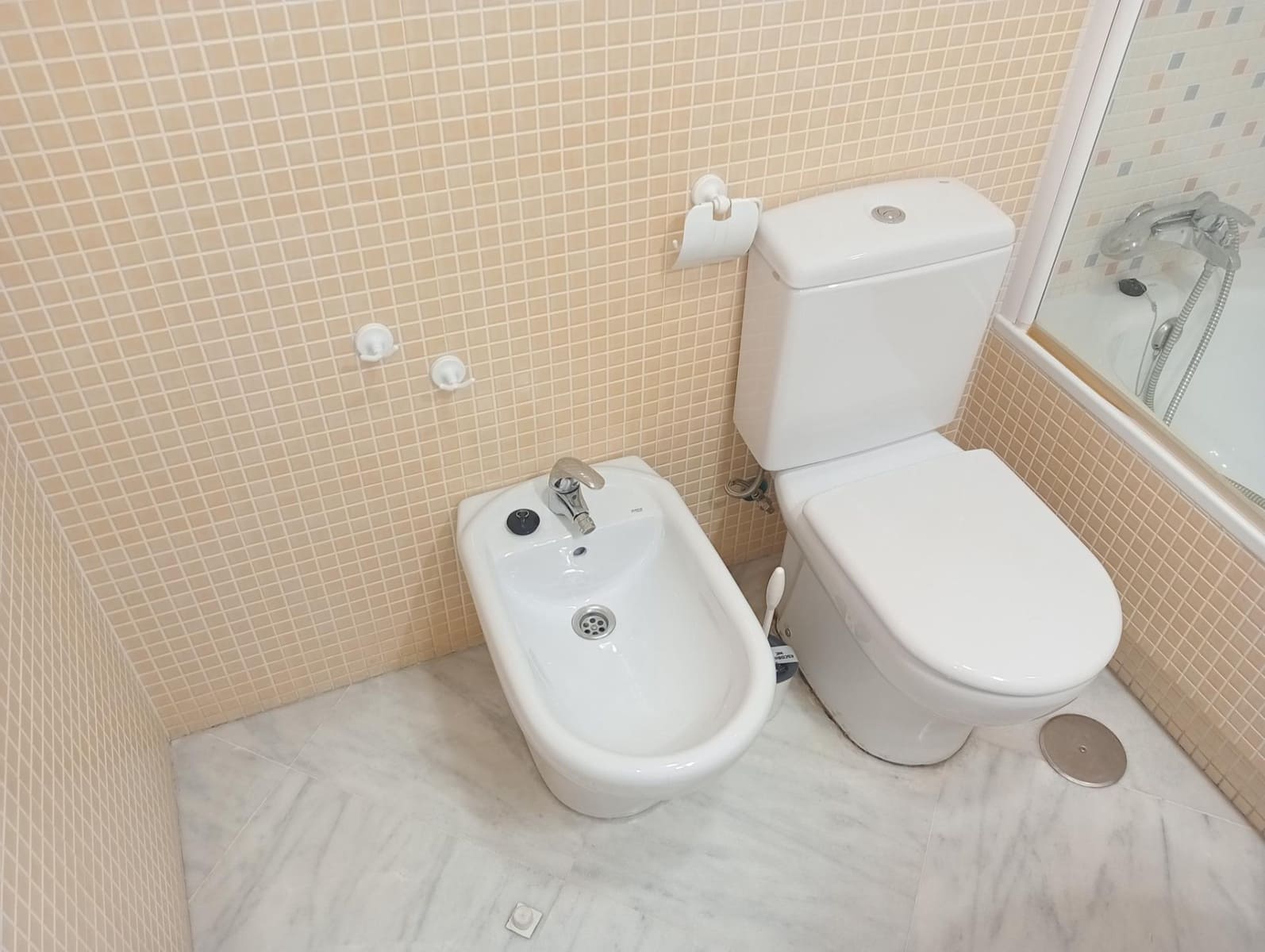 Appartement de 2 chambres à louer à Seville ville avec garage - 1 200 € (Ref: 9945778)