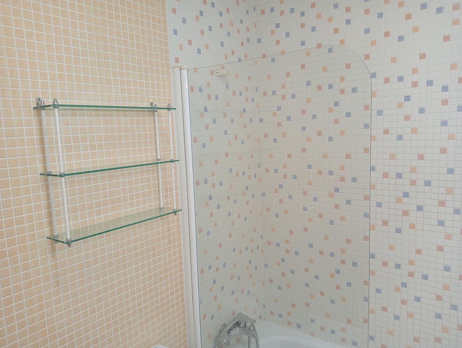 Appartement de 2 chambres à louer à Seville ville avec garage - 1 200 € (Ref: 9945778)
