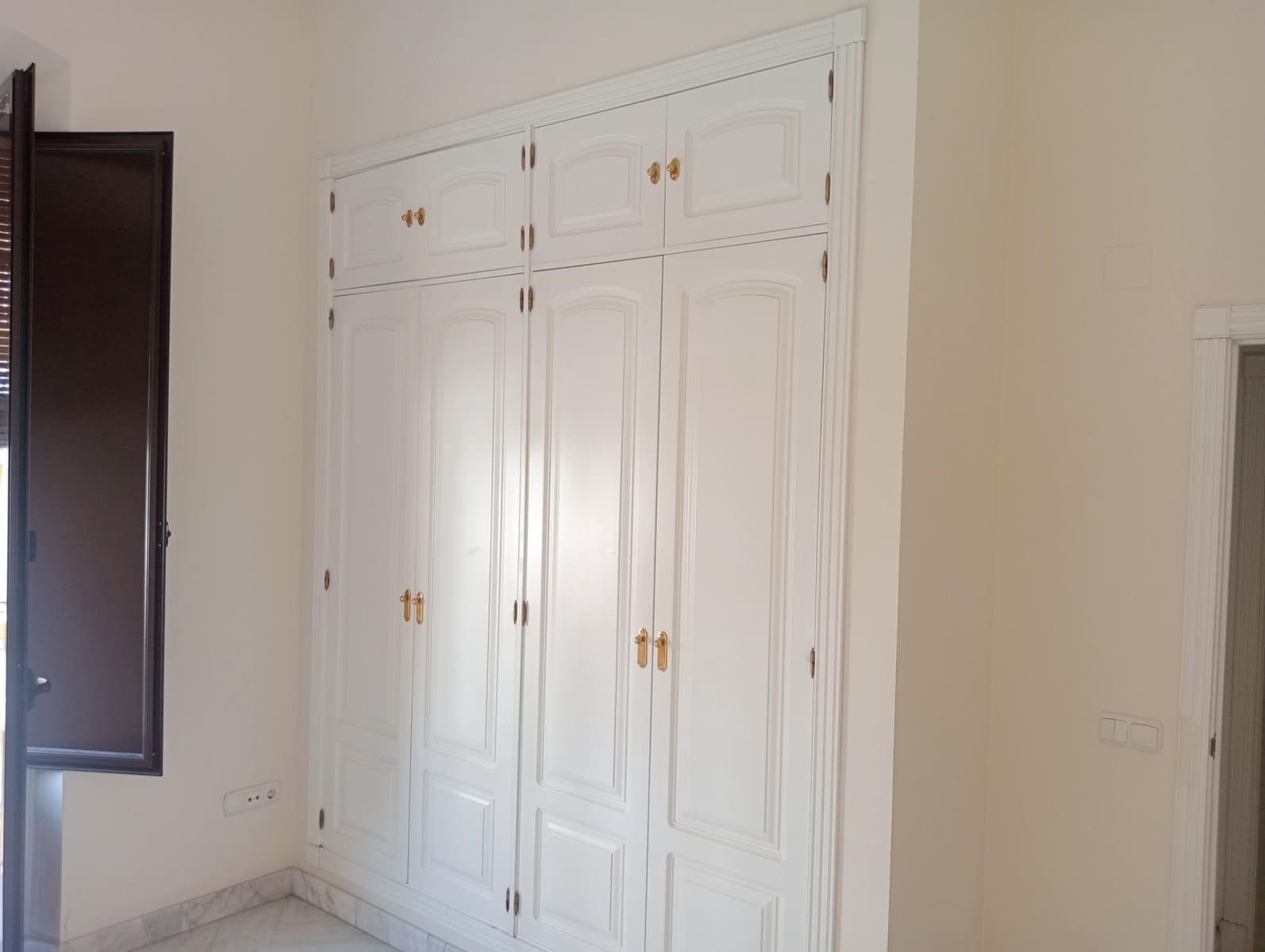 Appartement de 2 chambres à louer à Seville ville avec garage - 1 200 € (Ref: 9945778)
