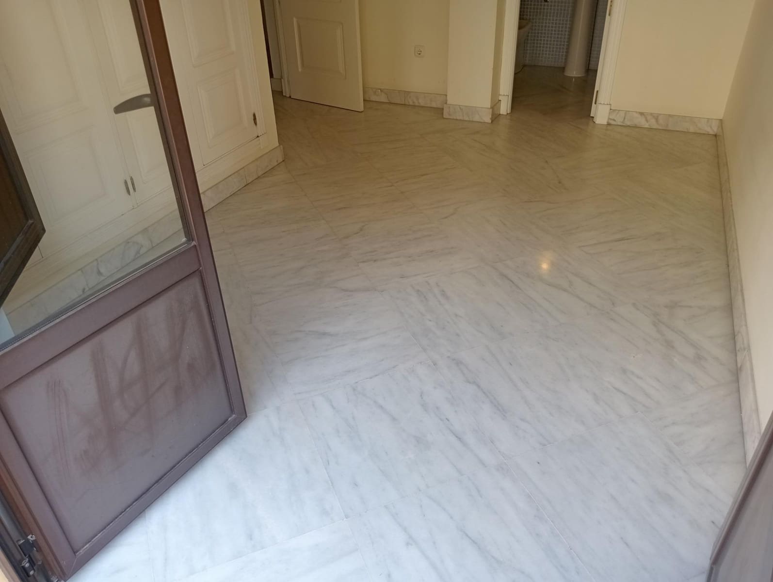 Appartement de 2 chambres à louer à Seville ville avec garage - 1 200 € (Ref: 9945778)