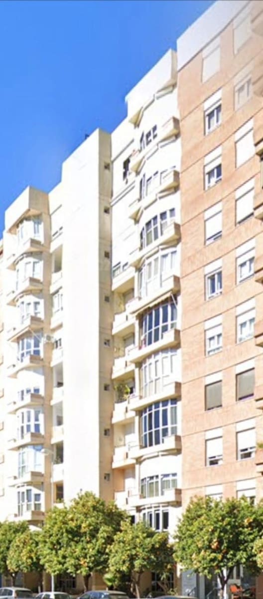 3 bedroom Flat for sale in Seville city with garage - € 675,000 (Ref: 9947979)