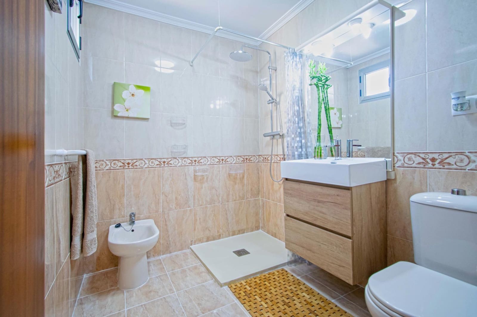 3 bedroom Flat for sale in Seville city with garage - € 675,000 (Ref: 9947979)