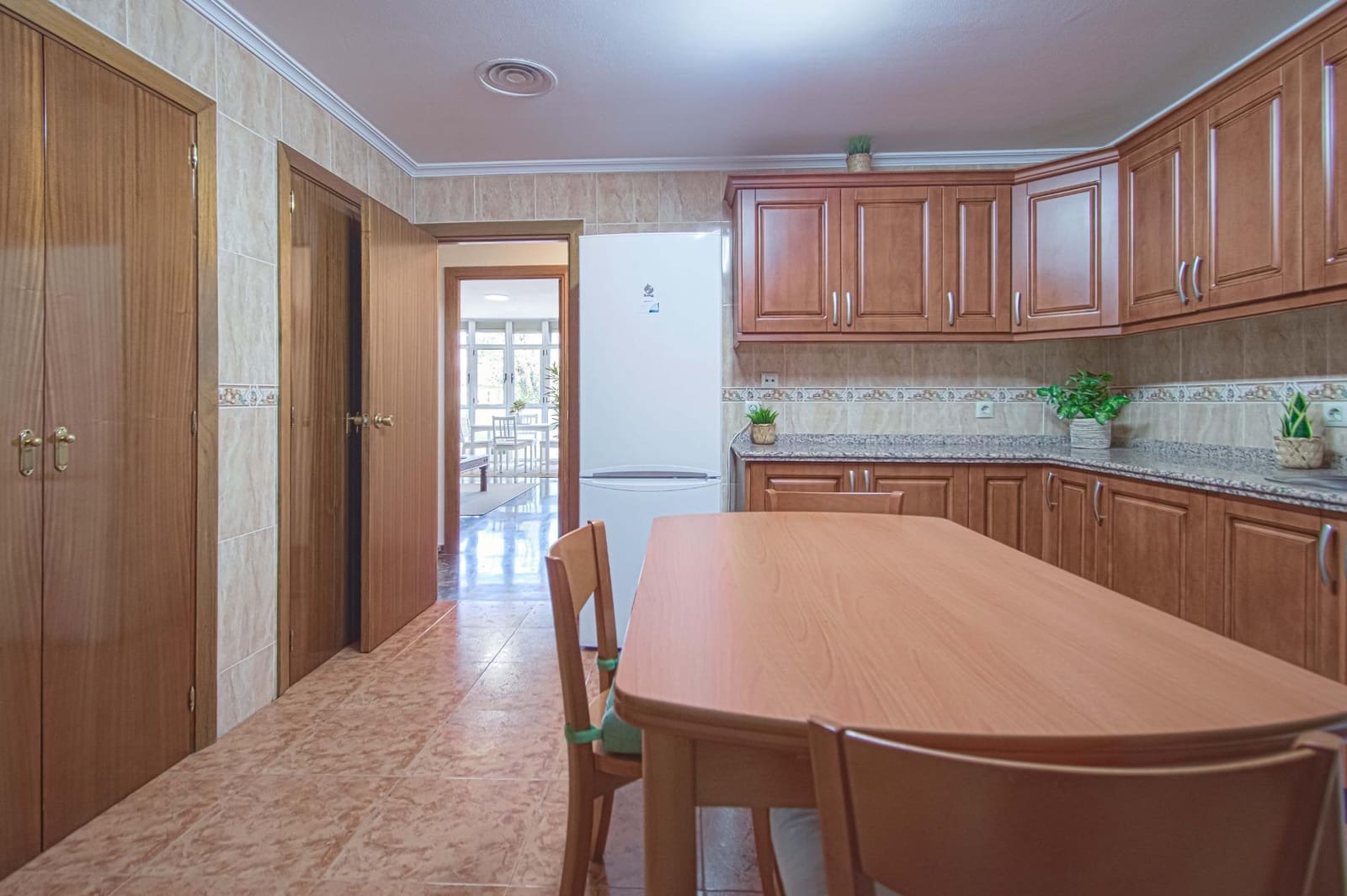 3 bedroom Flat for sale in Seville city with garage - € 675,000 (Ref: 9947979)