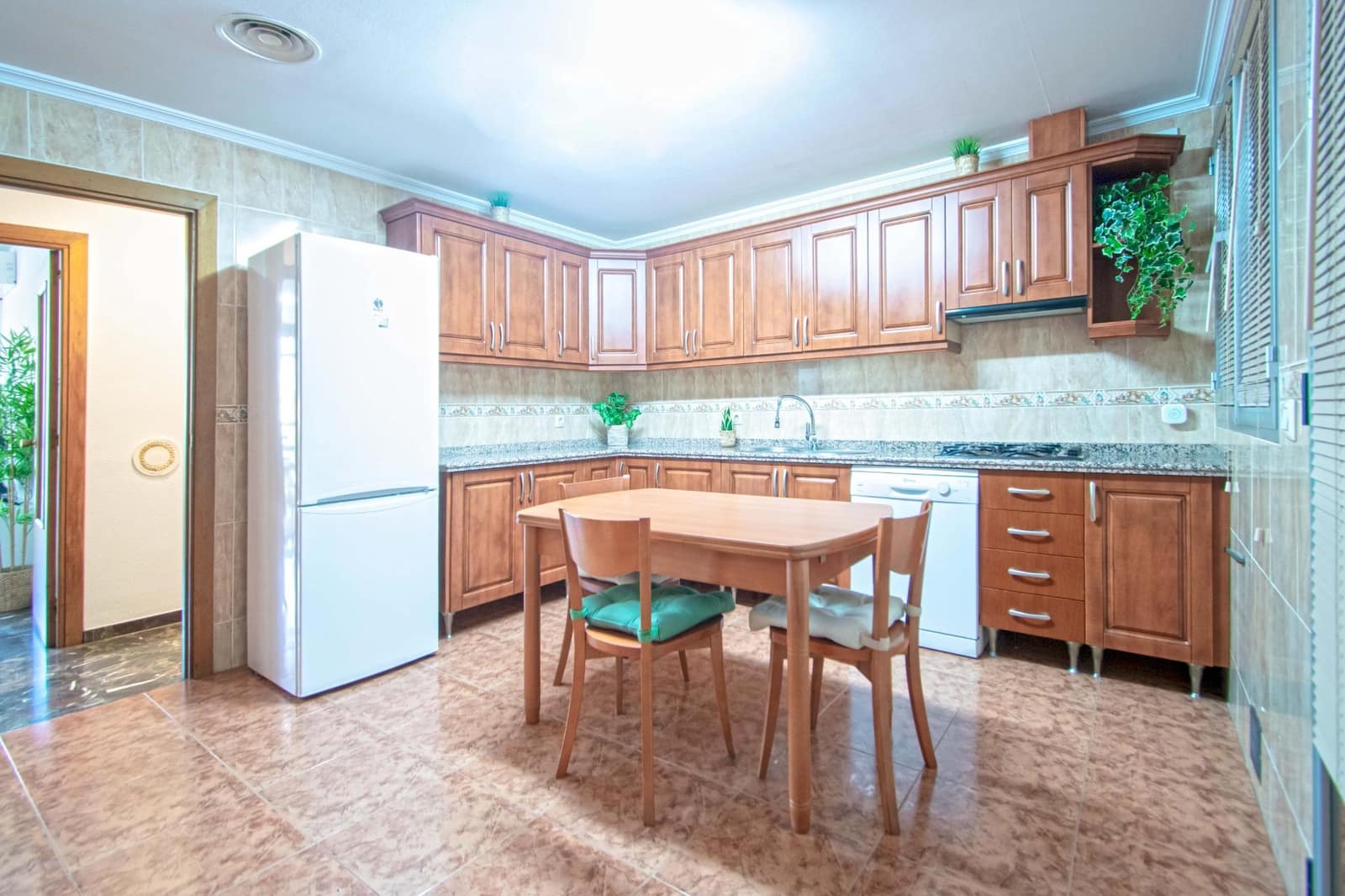 3 bedroom Flat for sale in Seville city with garage - € 675,000 (Ref: 9947979)