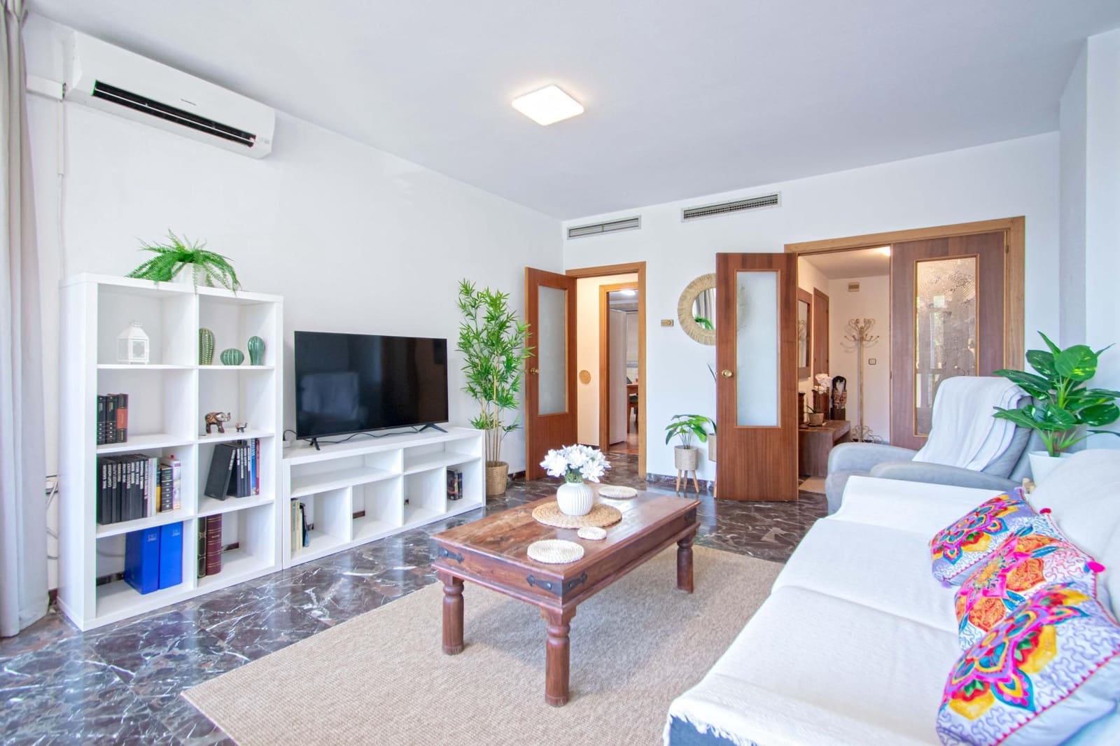 3 bedroom Flat for sale in Seville city with garage - € 675,000 (Ref: 9947979)