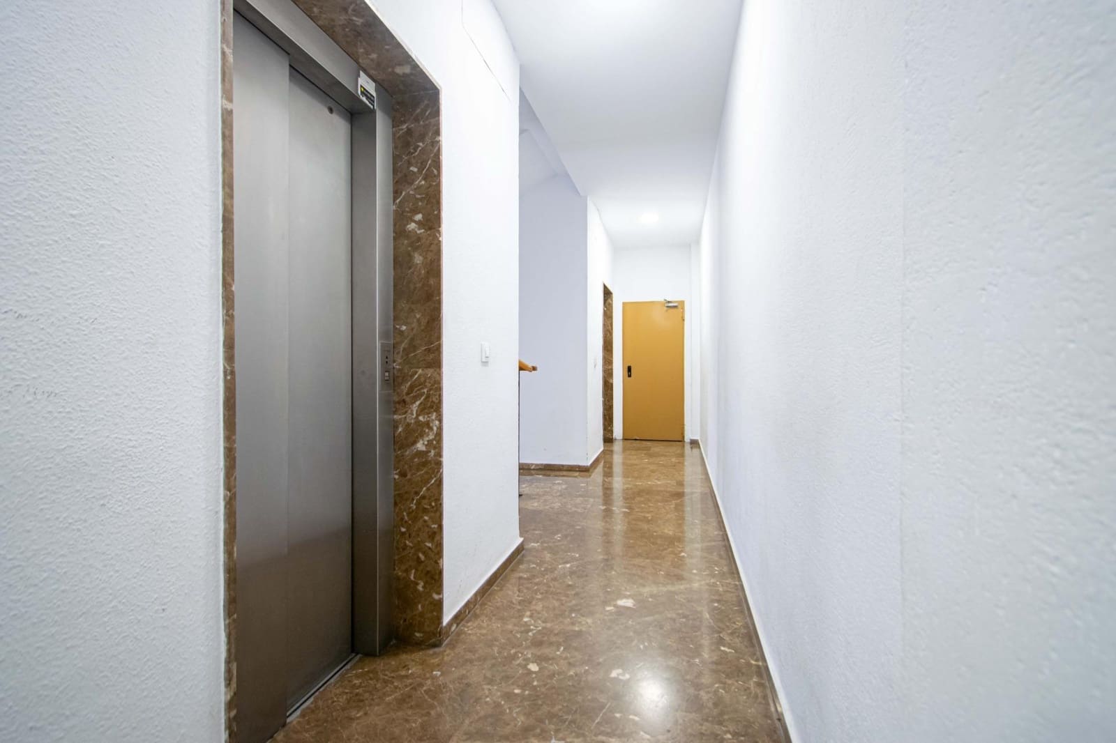 3 bedroom Flat for sale in Seville city with garage - € 675,000 (Ref: 9947979)