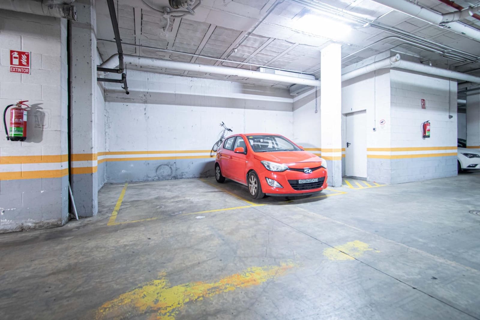 3 makuuhuone Asunto myytävänä paikassa Sevilla kaupunki mukana 
autotalli - 260 000 € (Ref: 9947980)