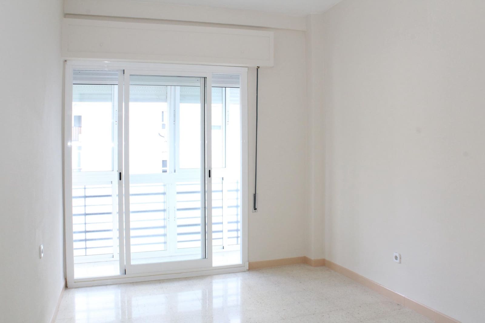 Appartement de 2 chambres à louer à Seville ville - 900 € (Ref: 9947982)