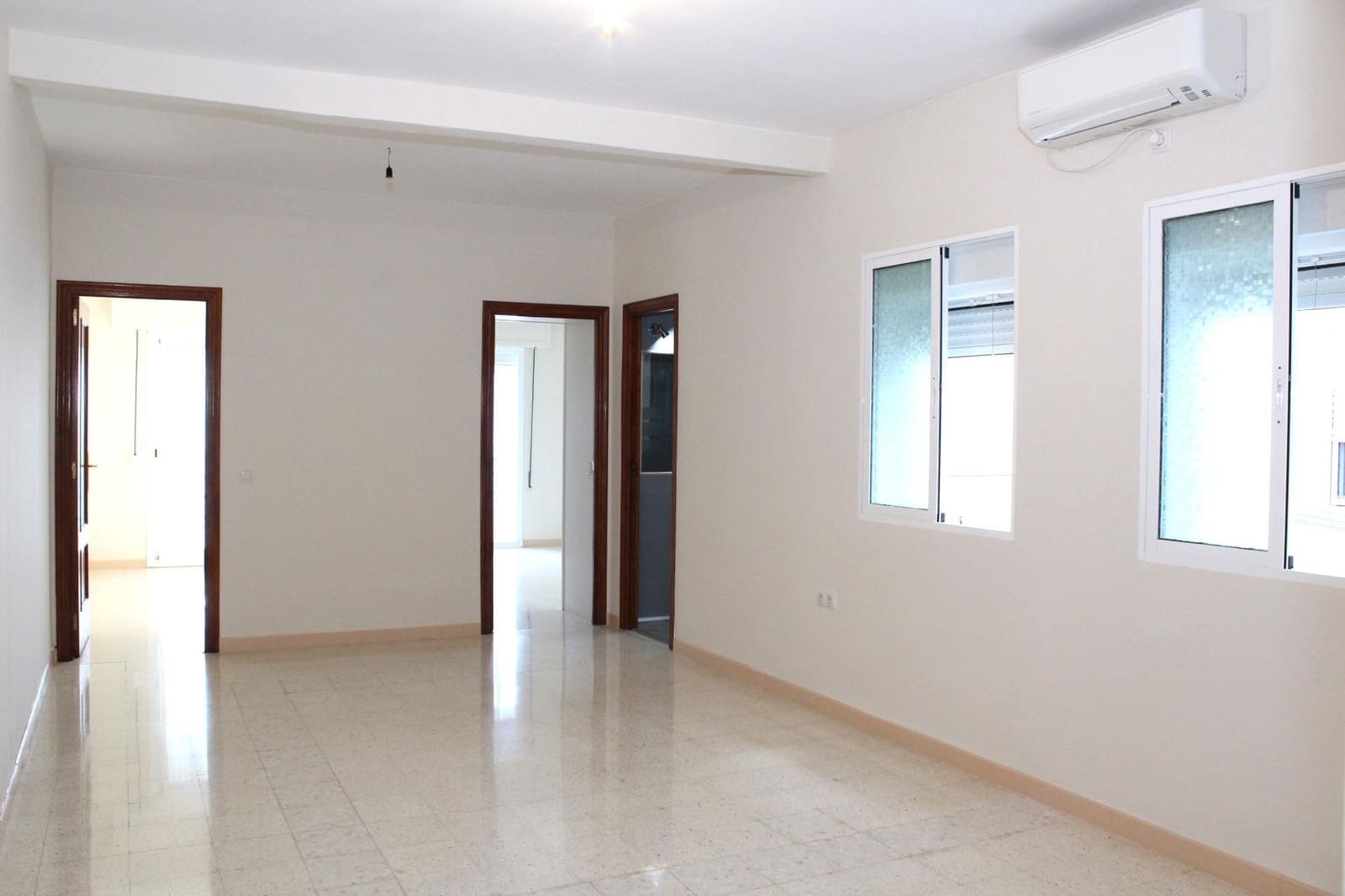 Appartement de 2 chambres à louer à Seville ville - 900 € (Ref: 9947982)