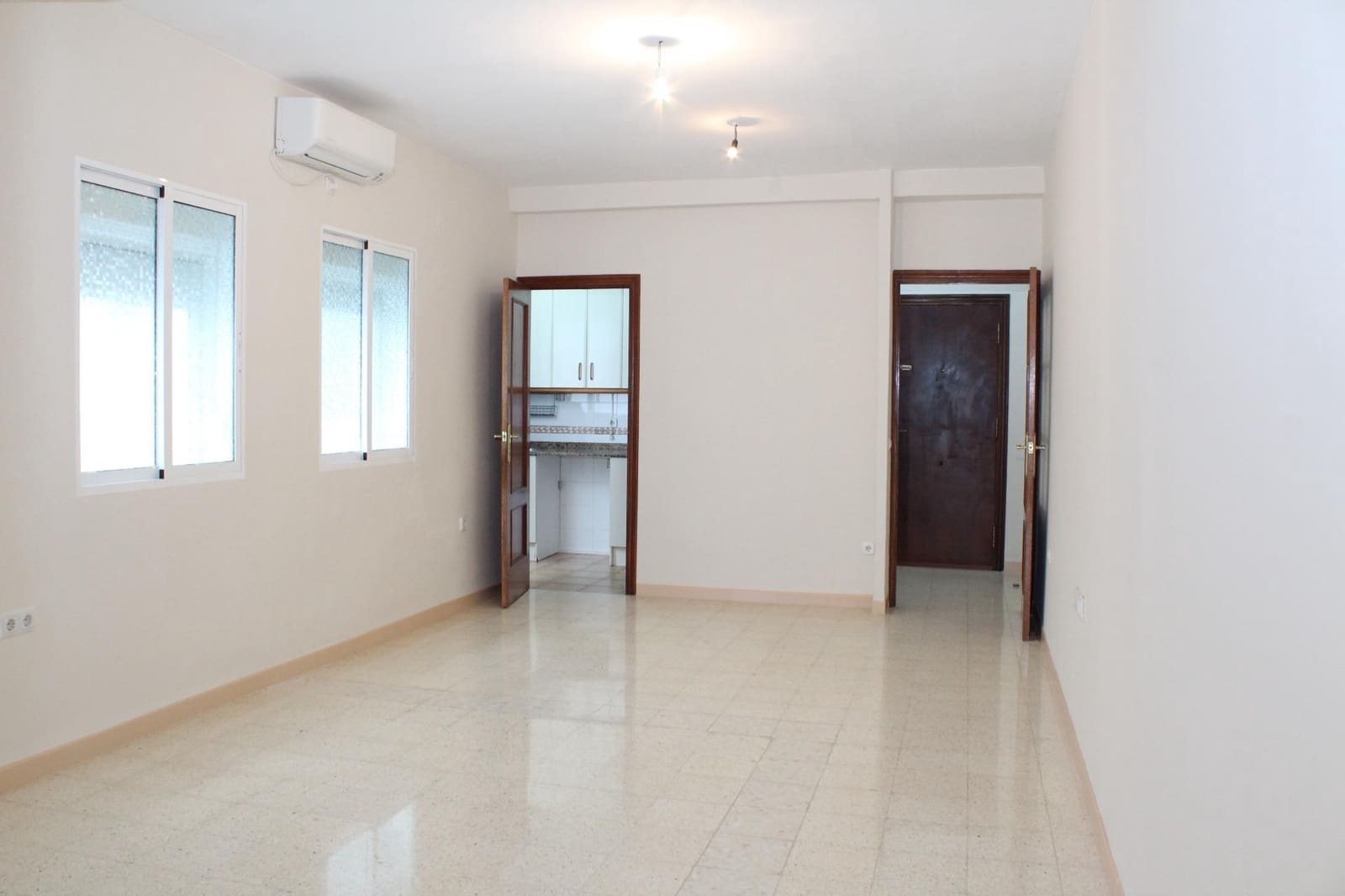 Appartement de 2 chambres à louer à Seville ville - 900 € (Ref: 9947982)