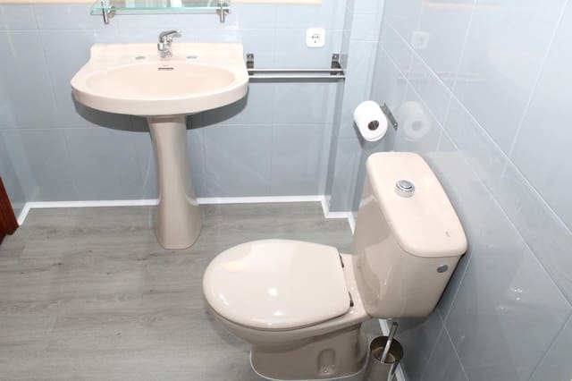 2 makuuhuone Asunto vuokrattavana paikassa Sevilla kaupunki - 900 € (Ref: 9947982)