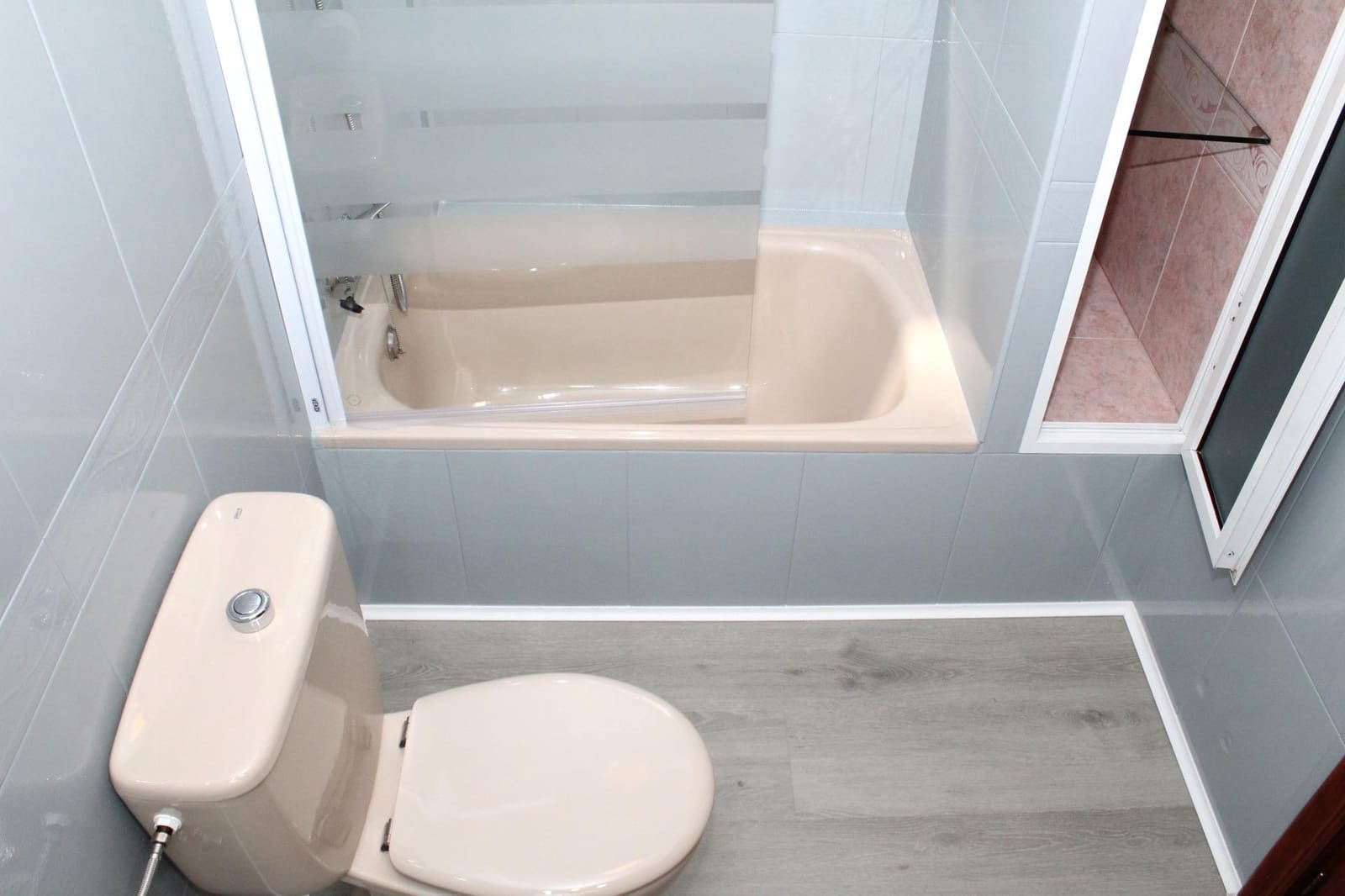 Appartement de 2 chambres à louer à Seville ville - 900 € (Ref: 9947982)