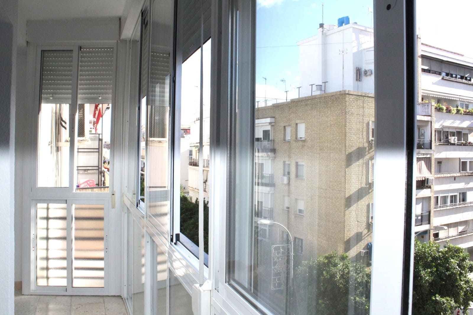 Appartement de 2 chambres à louer à Seville ville - 900 € (Ref: 9947982)