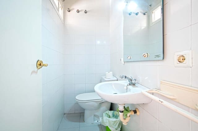 4 soveværelse Rækkehus til salg i Camas med garage - € 149.700 (Ref: 9952698)