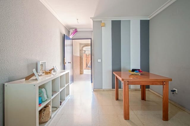 4 soveværelse Rækkehus til salg i Camas med garage - € 149.700 (Ref: 9952698)