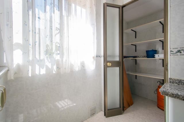 3 sypialnia Mieszkanie na sprzedaż w Miasto Sewilla - 179 900 € (Ref: 9954286)