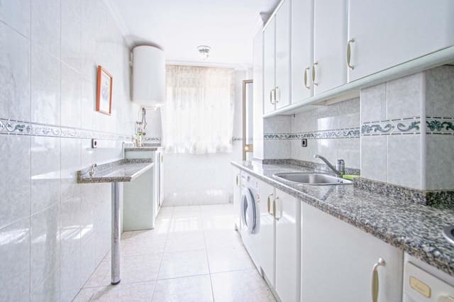 3 soveværelse Lejlighed til salg i Sevilla by - € 179.900 (Ref: 9954286)