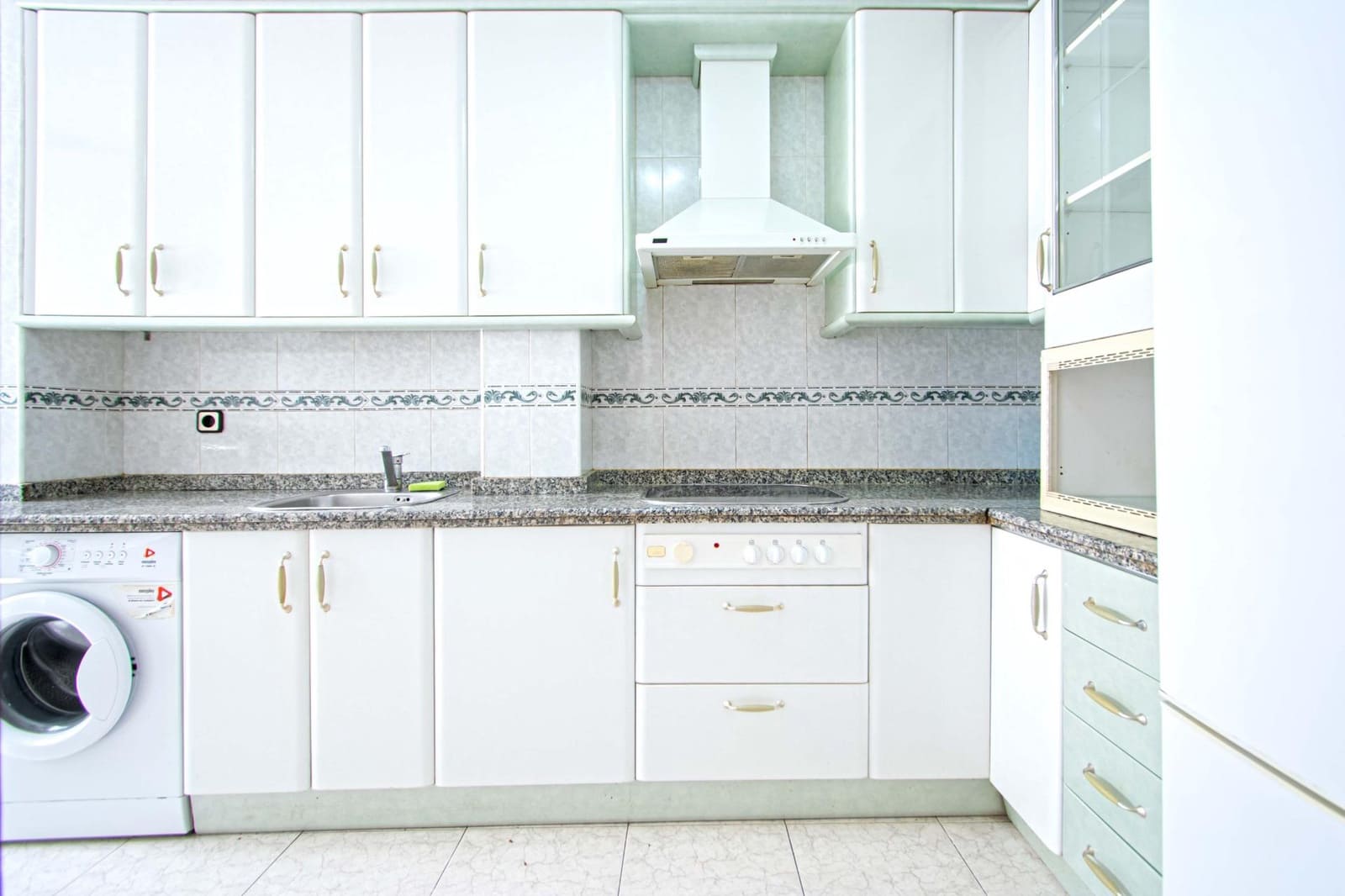 3 bedroom Flat for sale in Seville city - € 179,900 (Ref: 9954286)