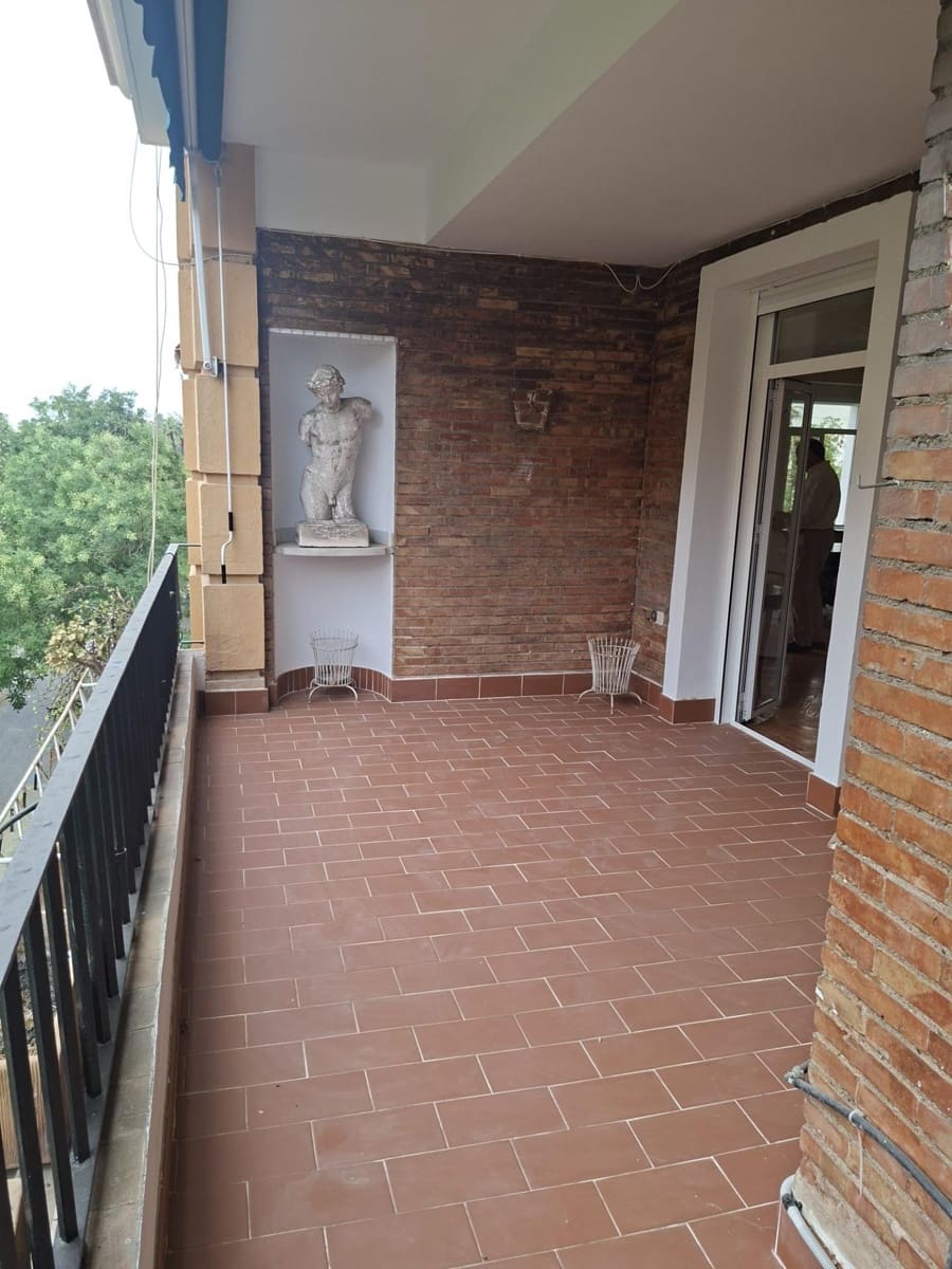 Piso de 5 habitaciones en Sevilla ciudad en alquiler - 2.500 € (Ref: 9959837)