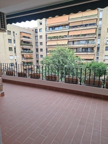 5 bedroom Flat for rent in Seville city - € 2,500 (Ref: 9959837)