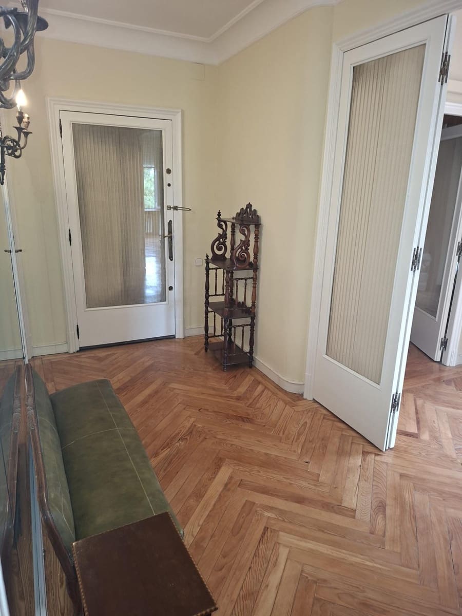 5 makuuhuone Asunto vuokrattavana paikassa Sevilla kaupunki - 2 500 € (Ref: 9959837)