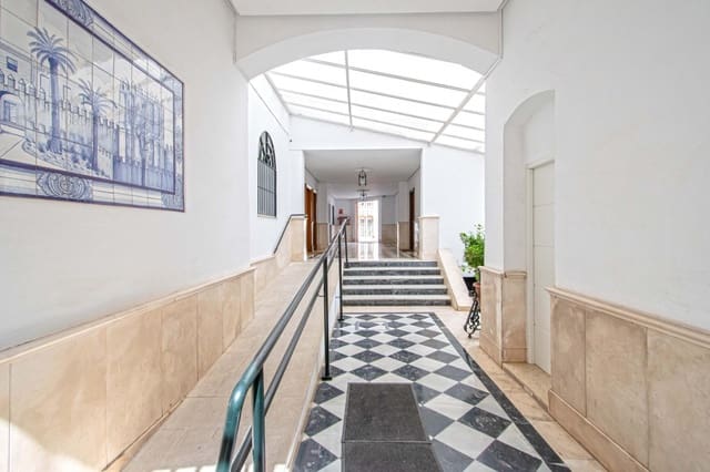 4 soveværelse Lejlighed til salg i San Julián, Sevilla by med garage - € 480.000 (Ref: 9962768)