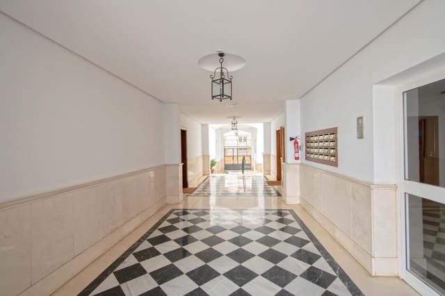 4 soveværelse Lejlighed til salg i San Julián, Sevilla by med garage - € 480.000 (Ref: 9962768)