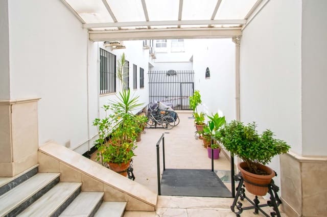 4 soveværelse Lejlighed til salg i San Julián, Sevilla by med garage - € 480.000 (Ref: 9962768)