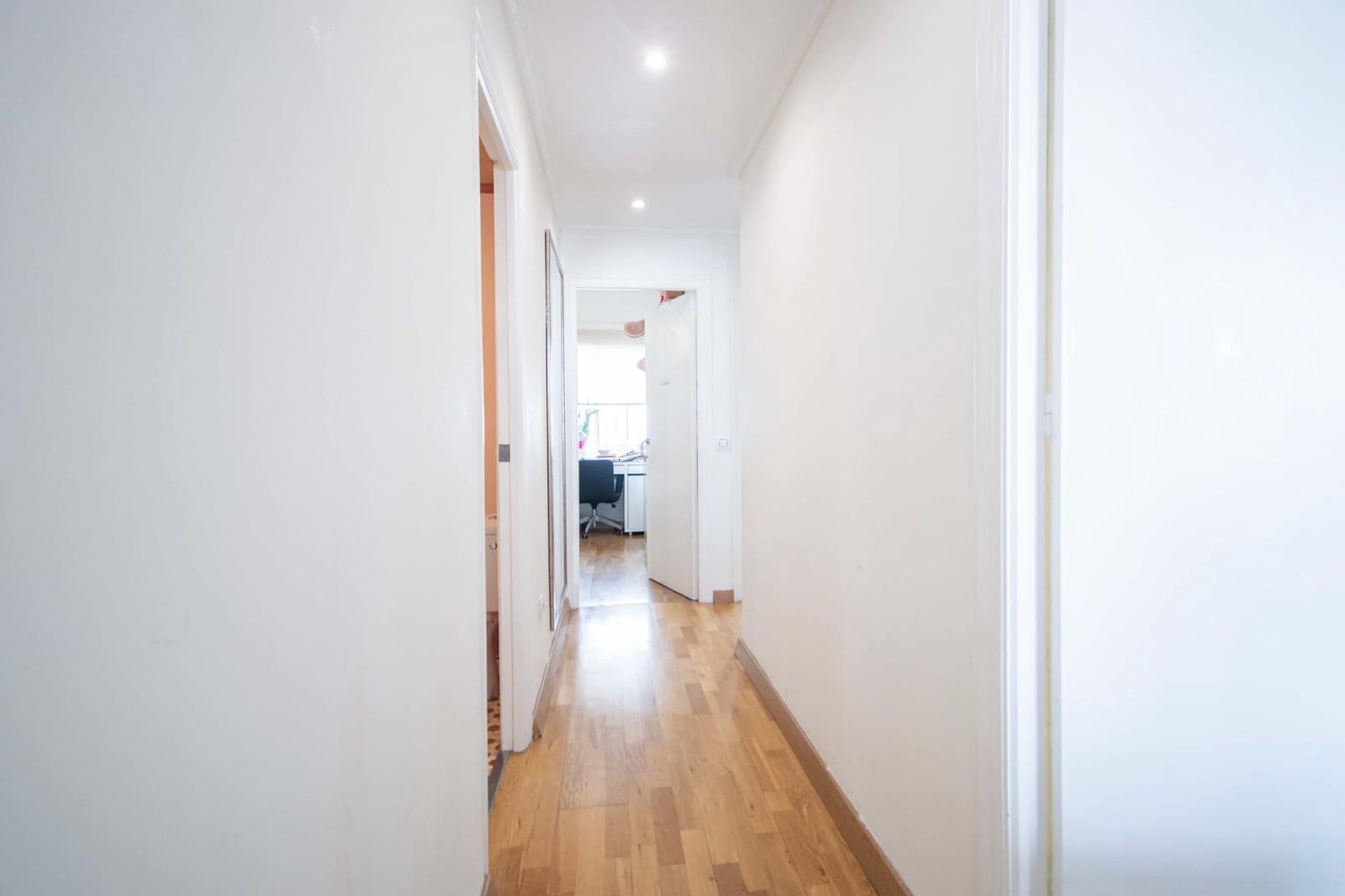 4 soveværelse Lejlighed til salg i Sevilla by med garage - € 480.000 (Ref: 9962768)