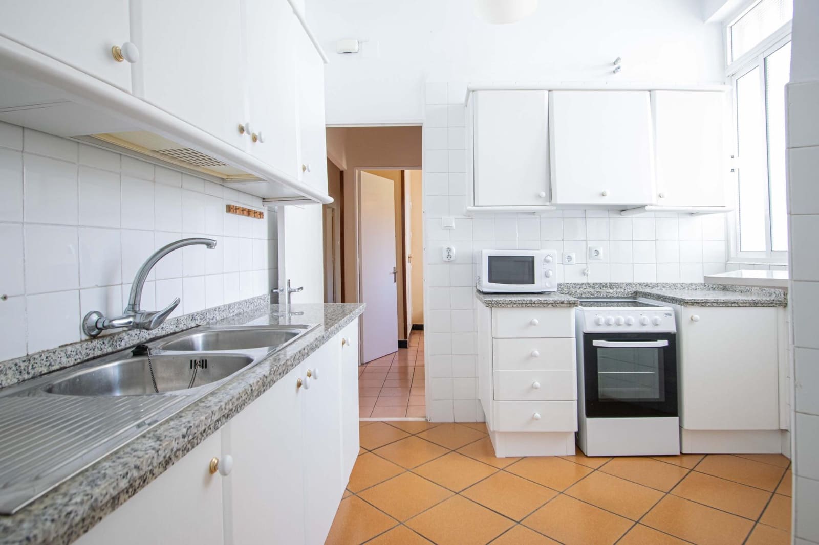 4 bedroom Flat for sale in Seville city - € 359,000 (Ref: 9966705)