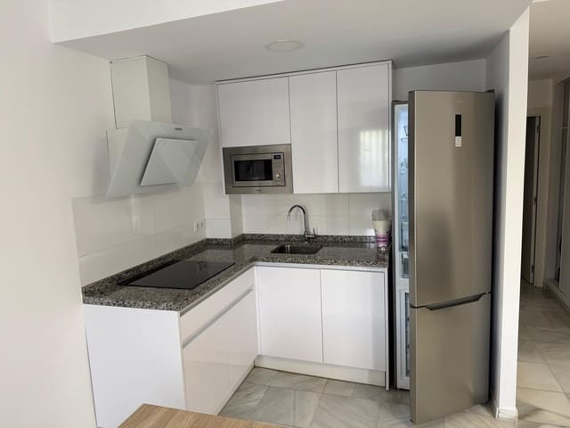 1 slaapkamer Appartement te huur in Dos Hermanas - € 800 (Ref: 9966707)