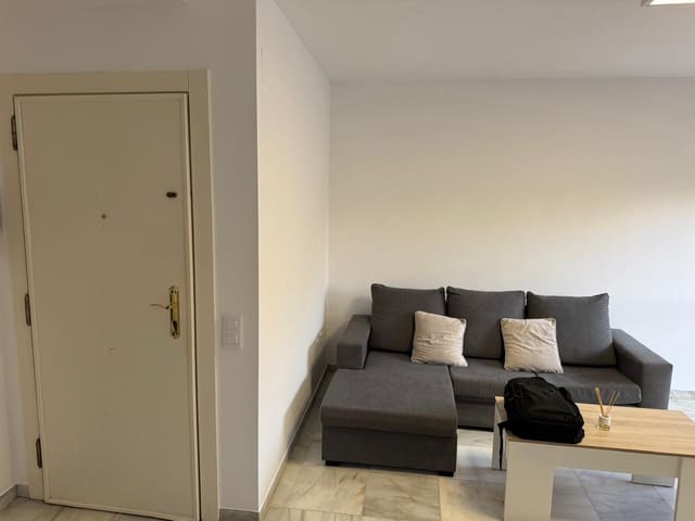 1 slaapkamer Appartement te huur in Dos Hermanas - € 800 (Ref: 9966707)