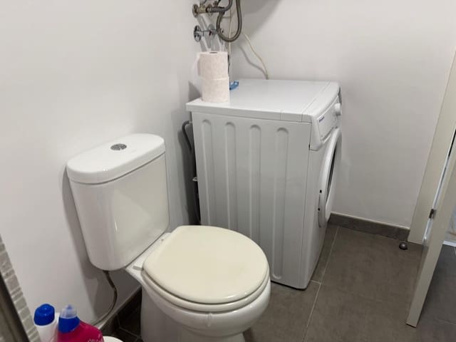 1 slaapkamer Appartement te huur in Dos Hermanas - € 800 (Ref: 9966707)