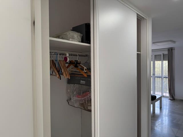 1 slaapkamer Appartement te huur in Dos Hermanas - € 800 (Ref: 9966707)