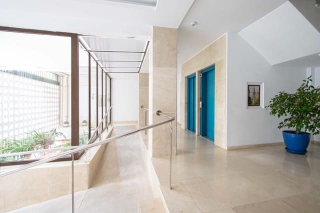 4 sypialnia Mieszkanie na sprzedaż w Nervión, Miasto Sewilla - 550 000 € (Ref: 9966708)
