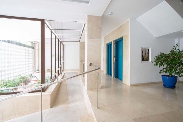 5 chambre Appartement à vendre à Nervión, Séville ville avec garage - 550 000 € (Ref: 9966708)