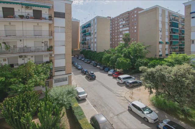 5 chambre Appartement à vendre à Nervión, Séville ville avec garage - 550 000 € (Ref: 9966708)