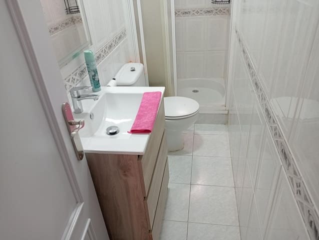 3 soverom Leilighet til leie i Sevilla by - € 850 (Ref: 9973376)